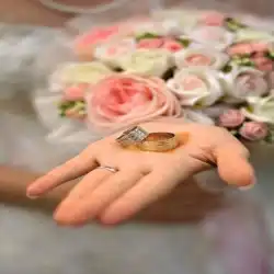 استديو لمسات العروسه 