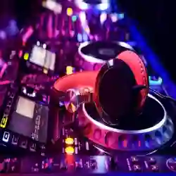 و ناسه و فرفشه 
